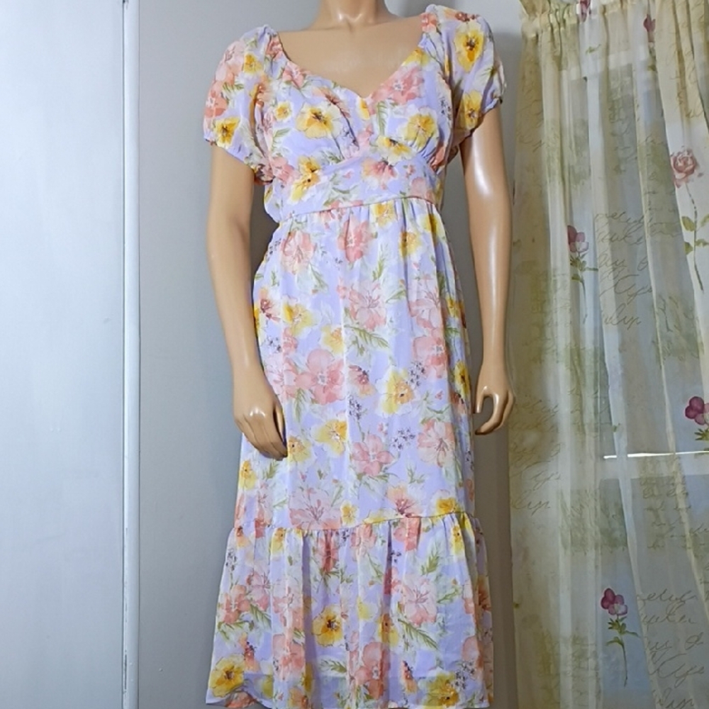 Chic Floral Midi Dress in‎ Pastel Hues